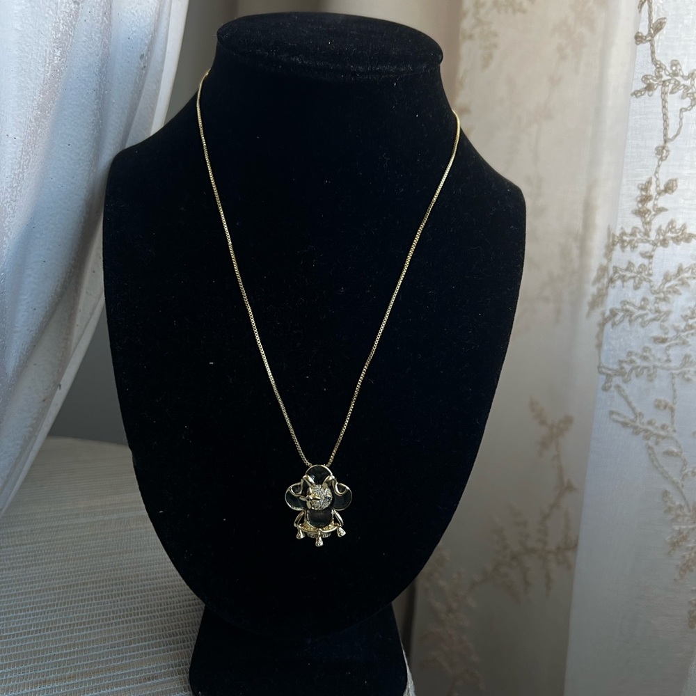 🩷- metallic green and Gold floral sheep Pendant Necklace